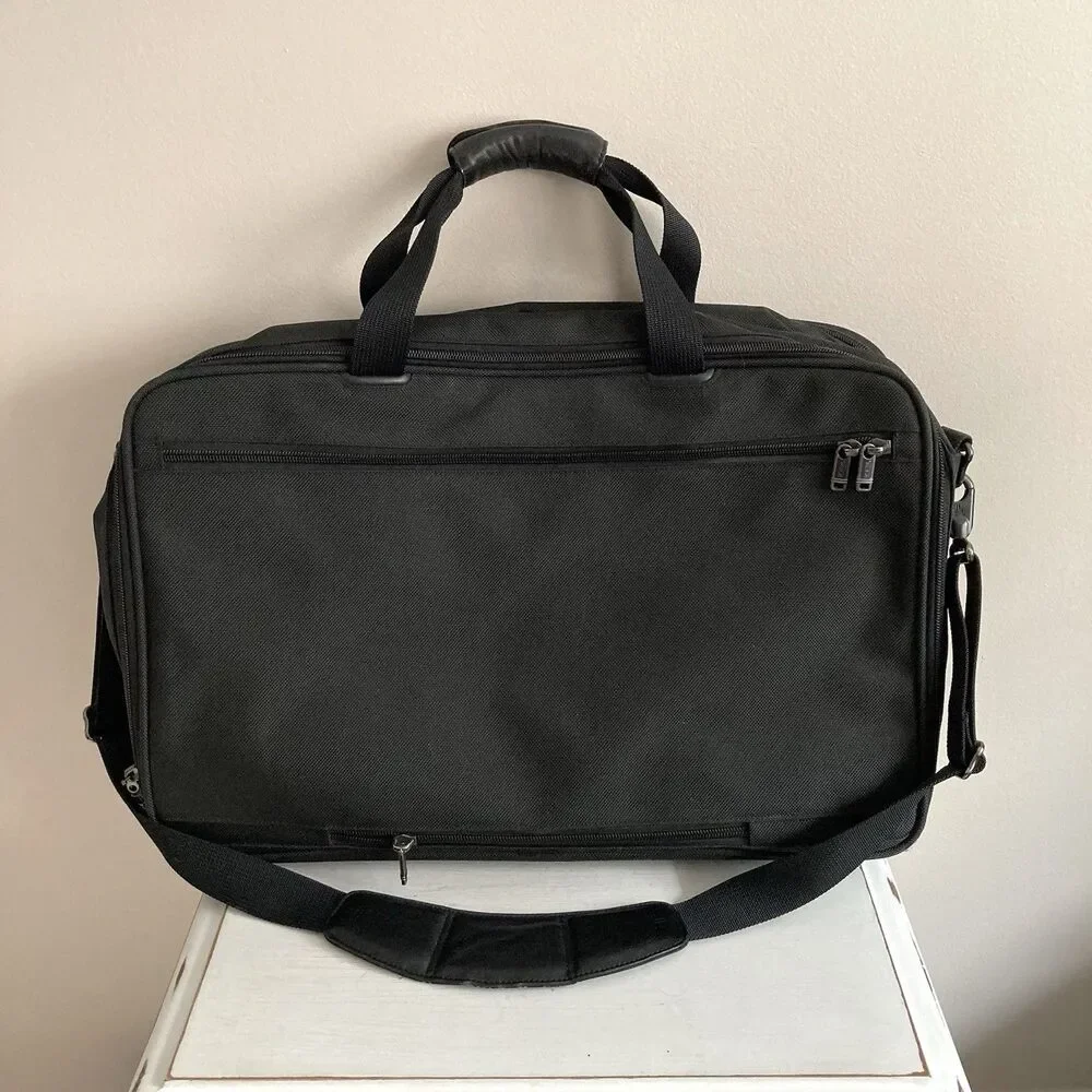 Tumi 22